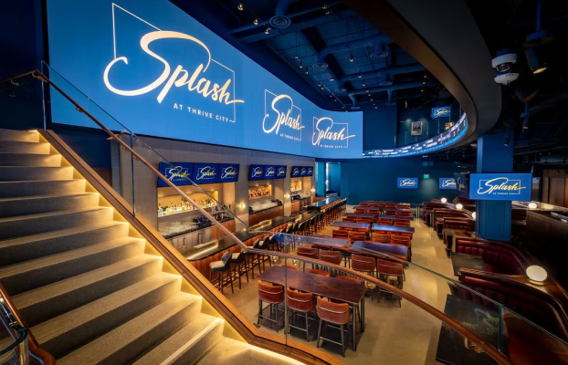 5 Ways Splash Sports Bar Uses IPTV, Video Walls, and Digital Signage to Power a Next-Generation Fan Experience