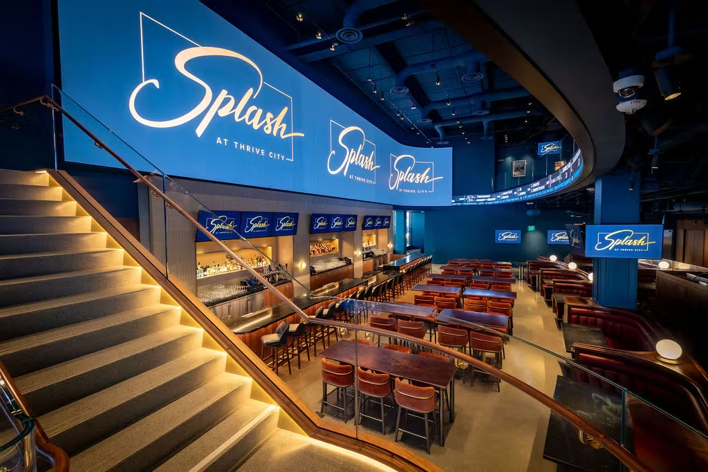 5 Ways Splash Sports Bar Uses IPTV, Video Walls, and Digital Signage to Power a Next-Generation Fan Experience