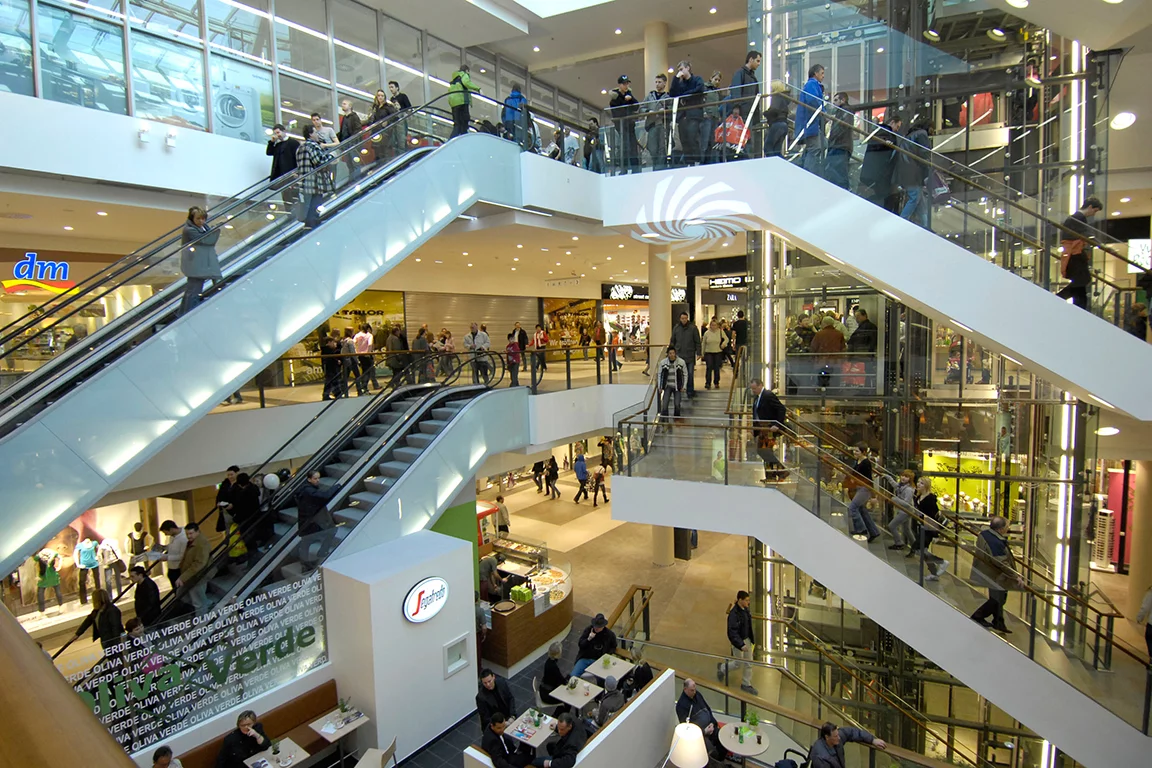 Austria's Largest Mall Digital Signage to Improve Wayfinding for 14 Floor, 900K+ Square Foot Mall